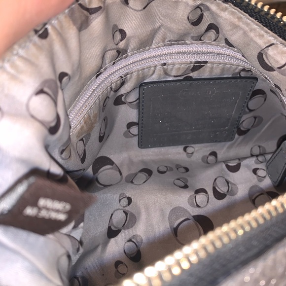 Coach crossbody bag in gun metal - Picture 4 of 4